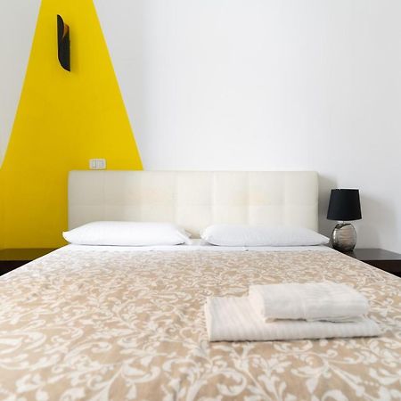Romafullhouse Guesthouse Екстериор снимка