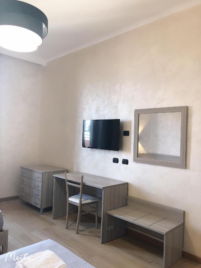 Romafullhouse Guesthouse Екстериор снимка